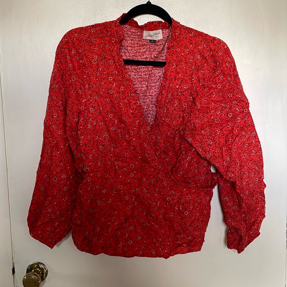 Universal Thread pretty floral wrap blouse. XL. Red. Nice condition.